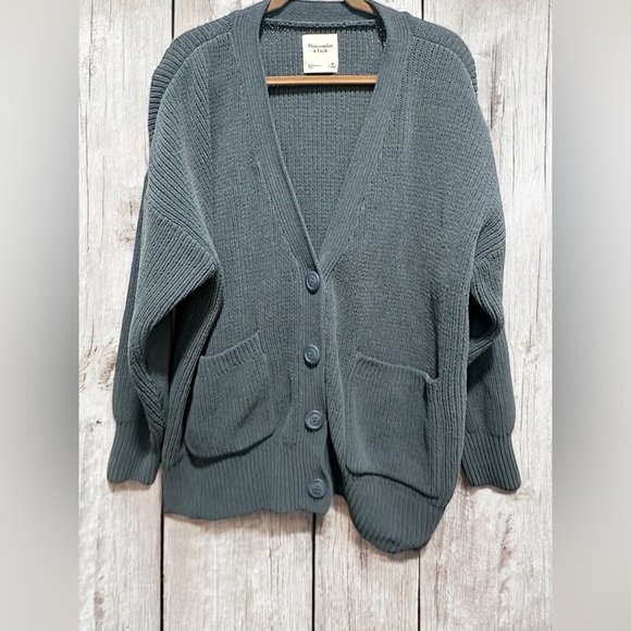 Abercrombie & Fitch Oversized Gray Blue Chunky Knit Cardigan Size Medium EUC - Picture 1 of 4
